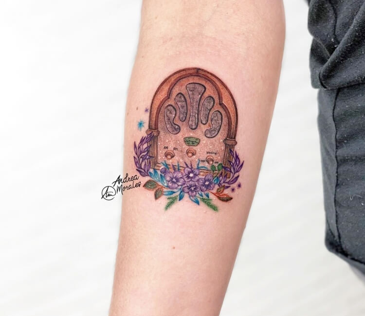 Radio tattoo by Andrea Morales | Post 31117