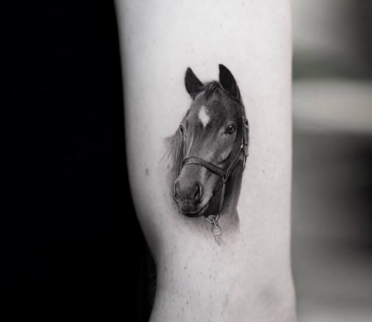 Black and white geometric horse tattoo on Craiyon