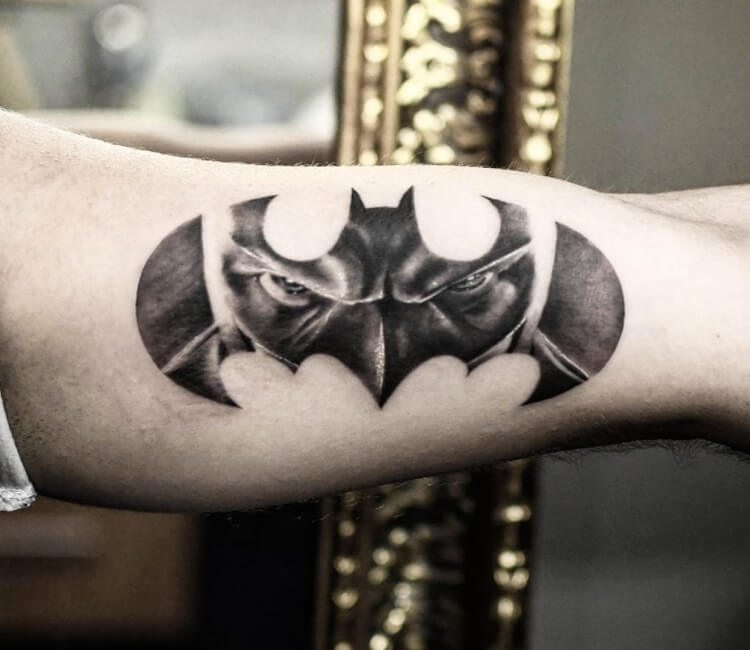 50 Batman Symbol Tattoo Designs [2024 Inspiration Guide] | Batman symbol  tattoos, Batman tattoo, Tattoo designs men