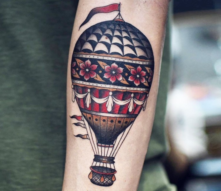zegevierend Ijver Overweldigen Hot air balloon tattoo by Dani Ginzburg | Photo 30676