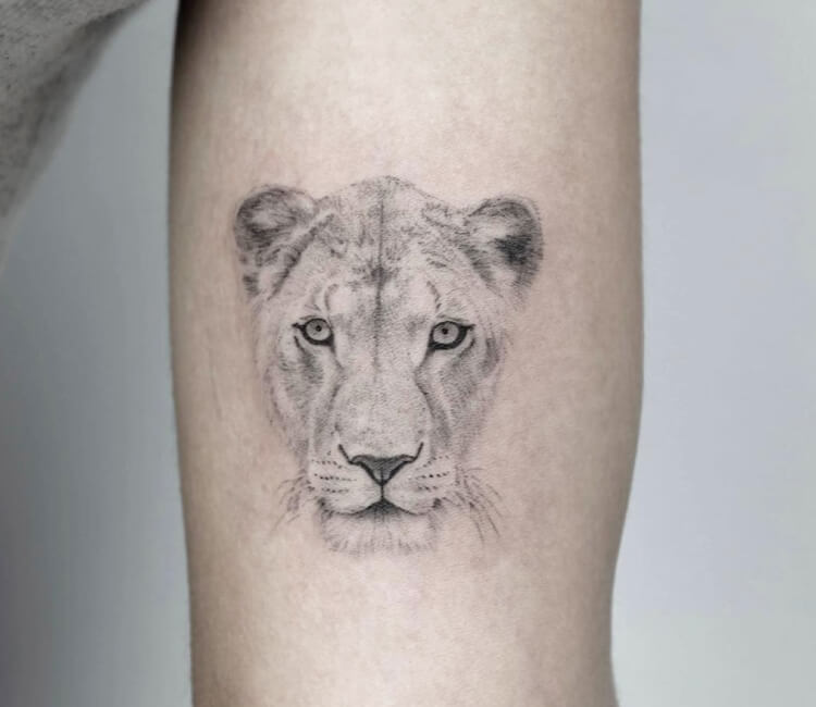 Lioness Tattoo Floral