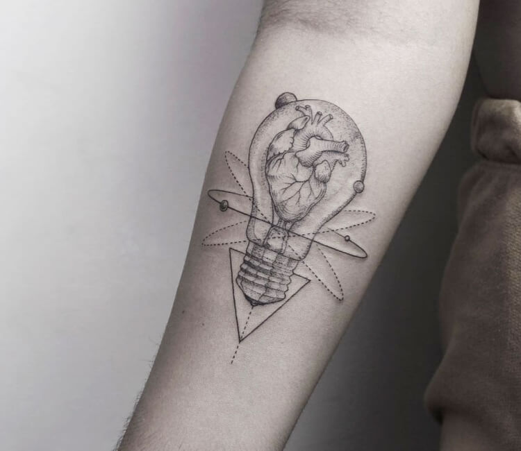 Light bulb and brain tattoo by Emrah Ozhan | Post 32003