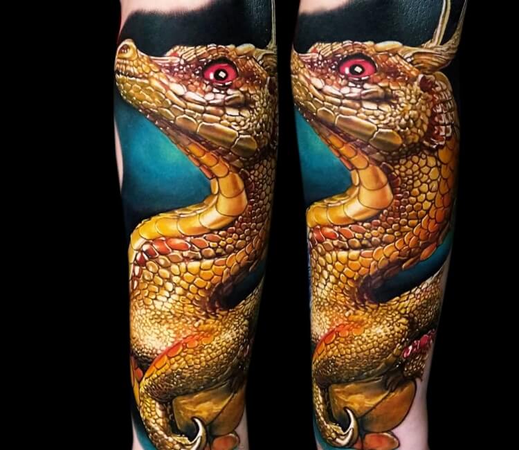 Vetor de Gold dragon on red backgroundChinese dragon tattoo do Stock   Adobe Stock