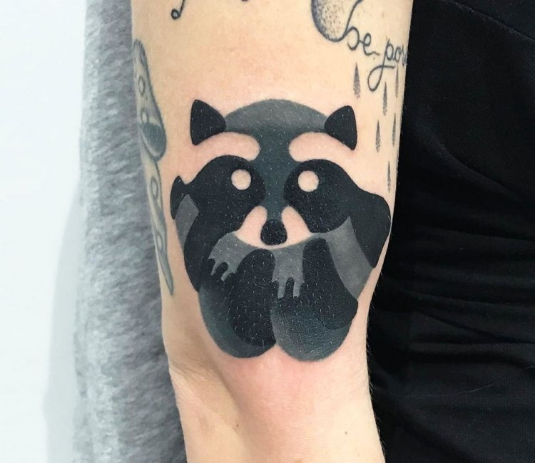 Racoon tattoo by Mambo Tattooer | Post 30686