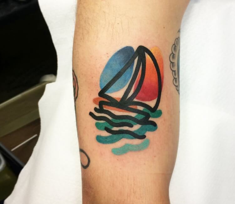 Good old simple trad boat by Jonathan Perle in Nantes (7 days old - first  tattoo) : r/traditionaltattoos