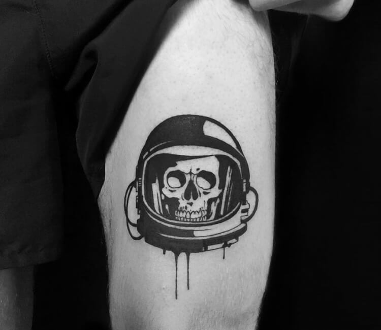 I got this killer skull astronaut by Kodi Ellis at Fountain Square Tattoo  in Indianapolis : r/tattoos