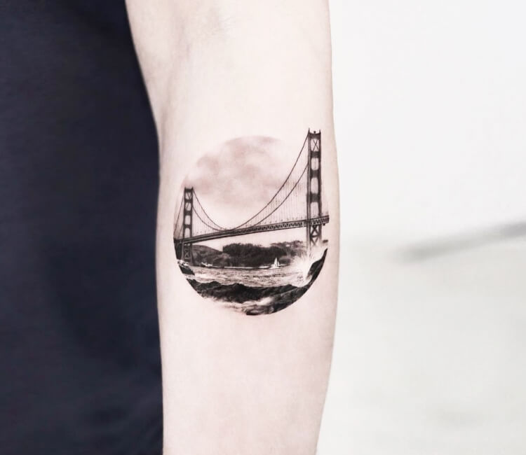 Golden Gate Bridge tattoo by Tattooist Yeono