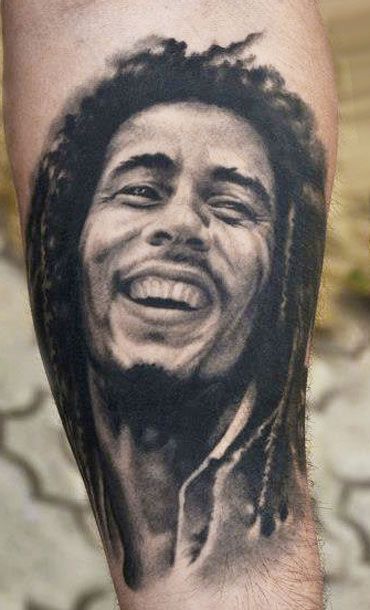 Bob marley half sleeve tattoo black and grey realism by martin moore. |  Ideias de tatuagens, Tatuagem, Desenhos para tatuagem
