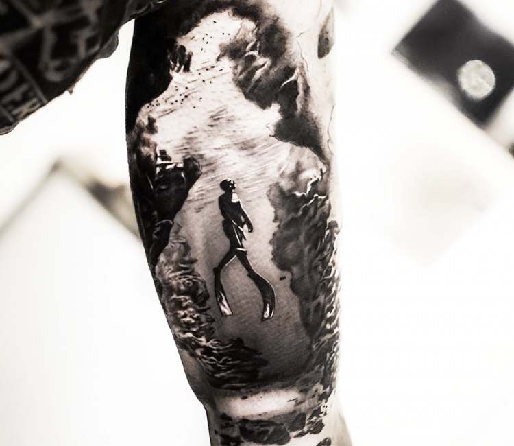 Diving tattoo by Adrian Lindell