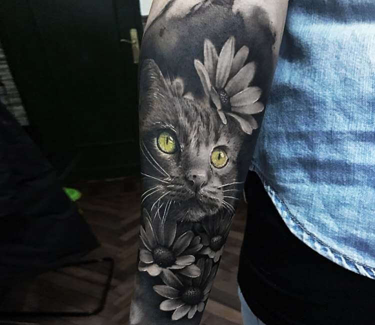 Download Cat with Flowers tattoo by Alberto Escobar | Photo 23465