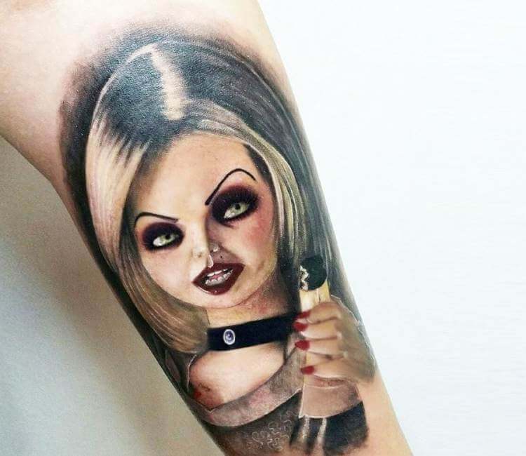 The tattoo of Tiffany Jennifer Tilly in the movie The bride of Chucky   Spotern