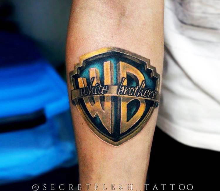 Outstanding Warner Bros tattoo Amazing detail WB warner toons ink   Cartoon character tattoos Incredible tattoos Leg sleeve tattoo