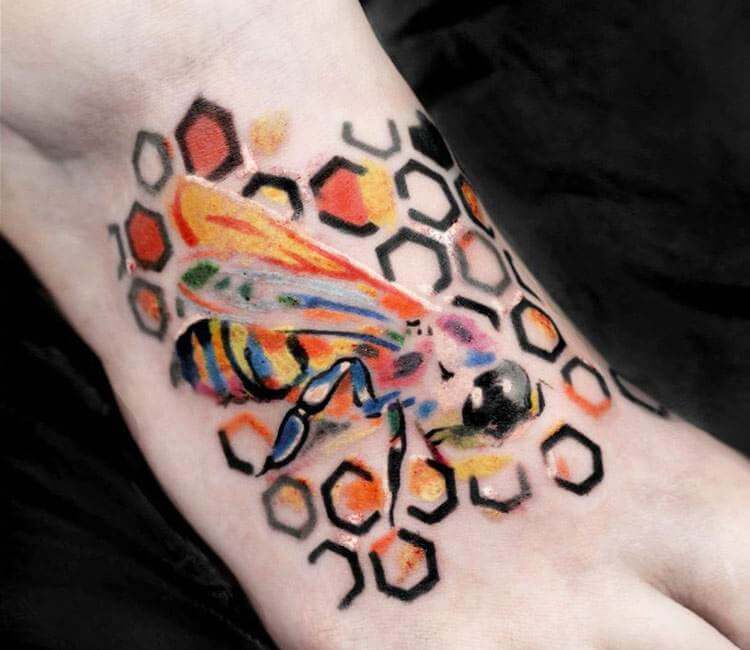 Bee and Honeycomb by Andrea Lanzi TattooNOW