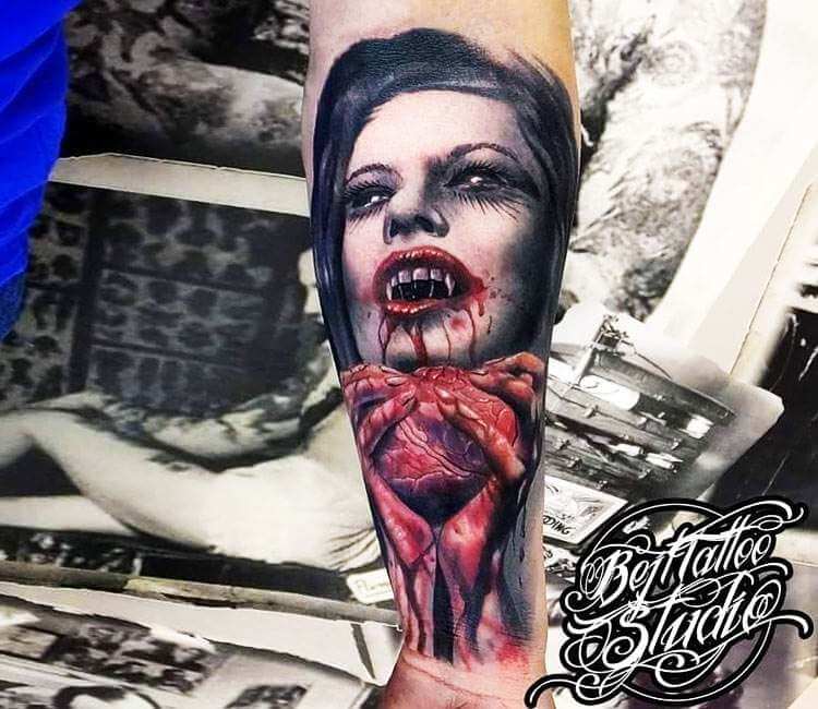 Art Surreal Vampire Skull Tattoo Hand Stock Illustration 1086236735 |  Shutterstock