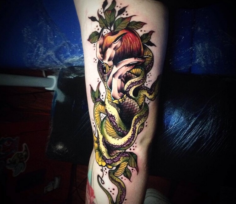 3D Dangerous Snake Apple Tattoo Design Image Make On Rib Side For Young Hot  Girl – Truetattoos