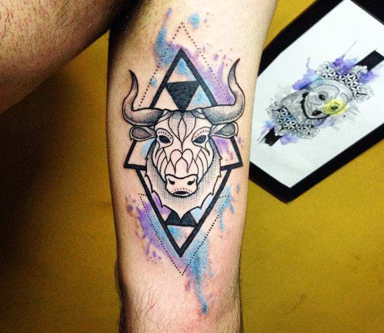 Geometric bull skull. Artist Allison Kunath. Tattoo Donnie Kizzee. North  Street Tattoo. Normal, IL : r/tattoos