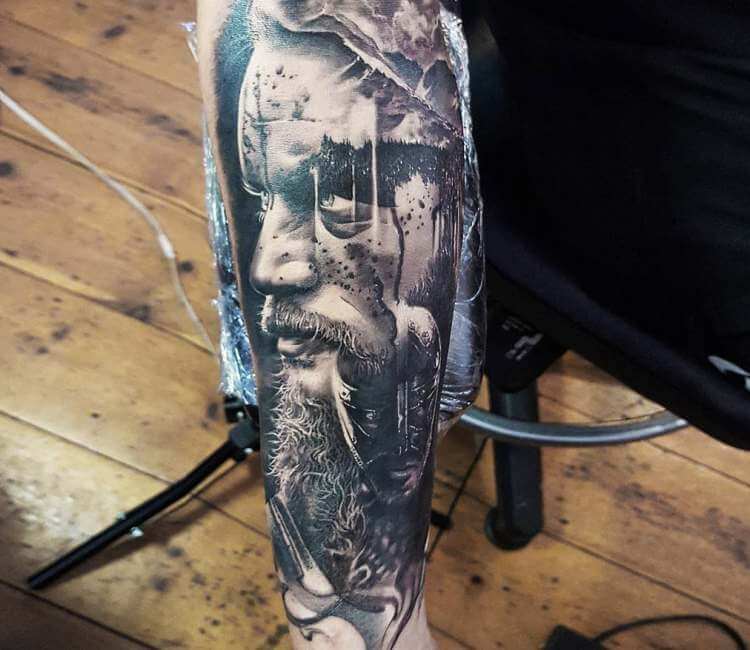 Featured image of post Ragnar Lothbrok Tattoo Ideas Ragnar lothbrok s head tattoos went from relatively small and simple to covering almost his entire head and the nape of his neck