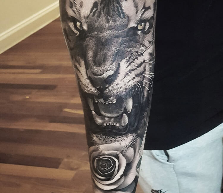 Amazon.com : Forearm Lion Point Temporary Tattoos For Men Adults Tiger  Demon Wolf Tattoos Wolf Compass Flower Half Sleeve Tattoo Sticker : Beauty  & Personal Care
