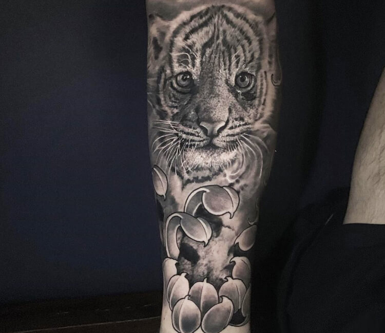 Young tiger tattoo by Chris Showstoppr | Post 29461