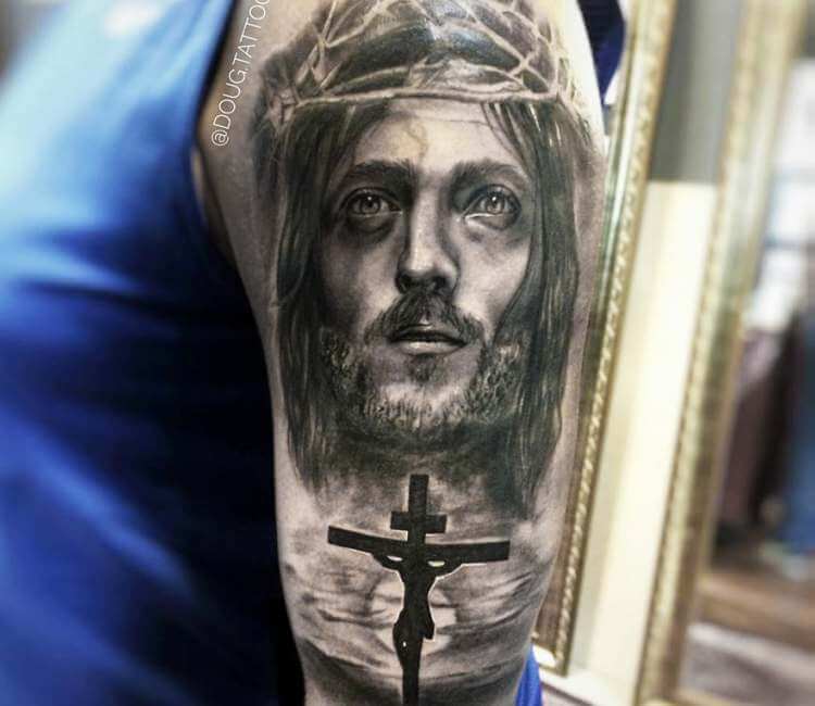 jesus christ thorns portrait tattoo realistisch realistic tätowirung tatto   Tattoo Body Art Studio  BaselTattoo  TattooMuseumch