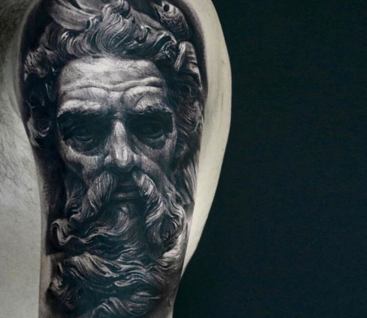 Zeus tattoo overlooking the pantheon on Craiyon