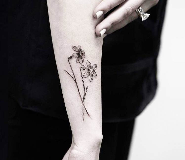 Flowers tattoo by Eva Krbdk | Post 17359