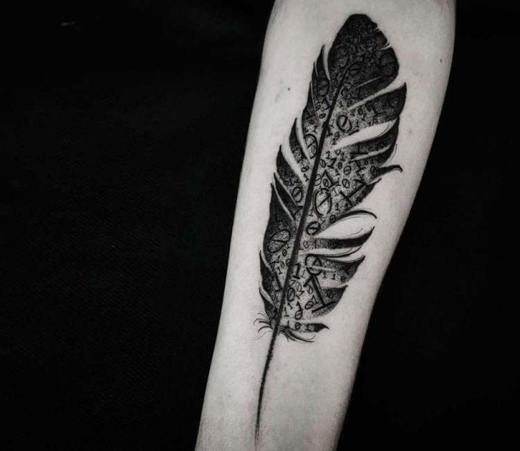 20 Whimsical Feather Tattoos | CafeMom.com