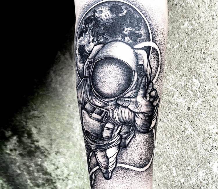 Cosmonaut in Space tattoo by Frank Carrilho | Post 14672