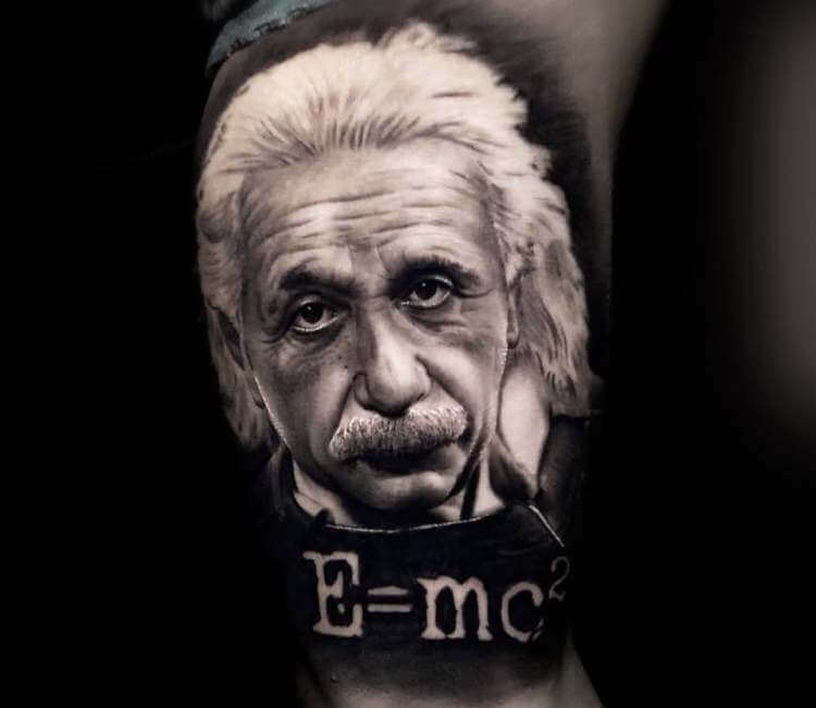 Einstein v Newton