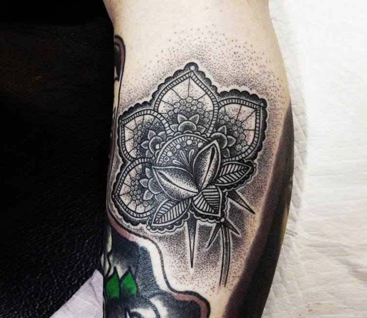 Floral Tattoo design @adi_inc @hawktattooofficial @selectcitywalk  @kingstattoosupply ——— Learn Tattooing from me @hawktattoosch... | Instagram