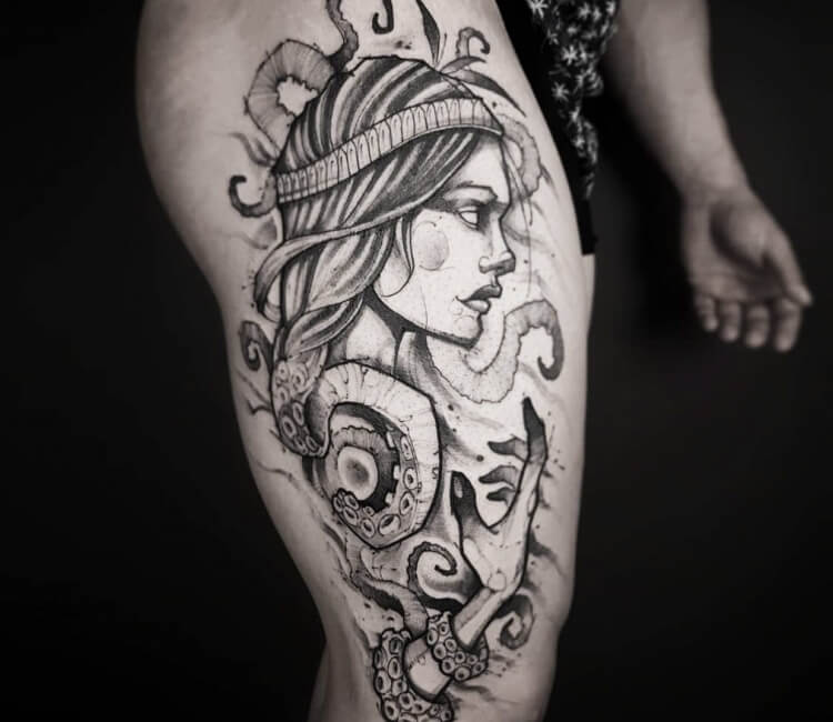 Girl with the octopus tattoo
