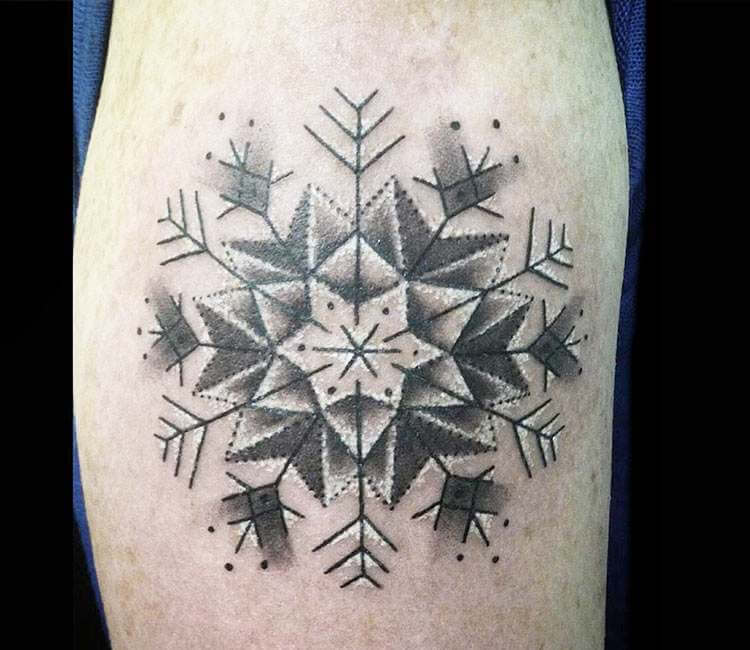 This amazing snowflake and flower by our artist @luciantoro out of our  Somerville Studio! His books are open, call to set up a consultati... |  Instagram