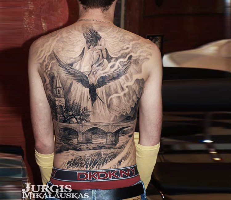 hyper realistic back tattoos