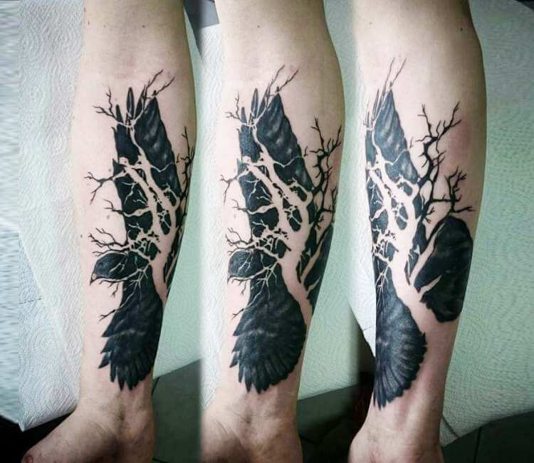 Black bird and tree tattoo by Kafka Tattoo | Post 7826