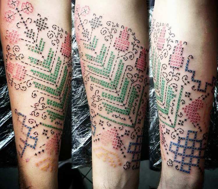 Animal Tattoos With Digital Pixel Glitches By Russian Artist | Pixel tattoo,  Animal tattoos, Picture tattoos