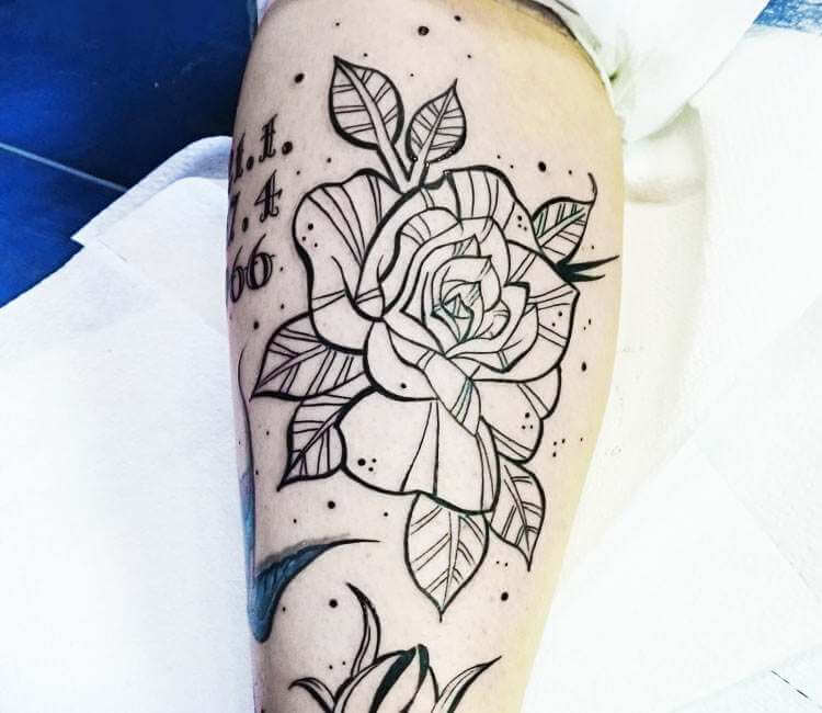 50 Beautiful Rose Thigh Tattoo Designs