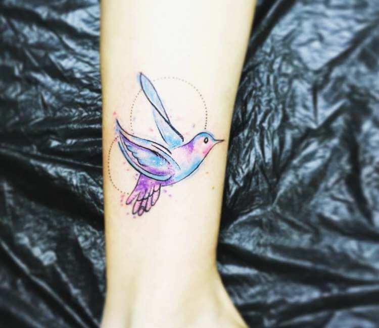28 Best Watercolor Hummingbird Tattoo Designs | Small hummingbird tattoo,  Forearm flower tattoo, Flower tattoo shoulder