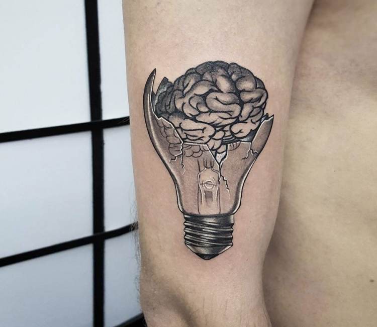 Landscape in lightbulb - Tattoo Abyss Montreal