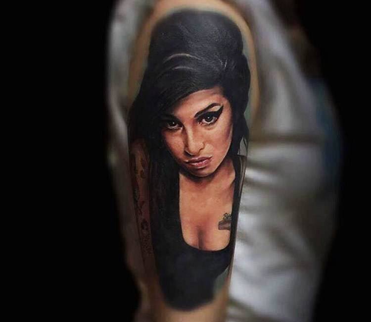 Amy Winehouse boob tattoo annoys new lover  Daily Star