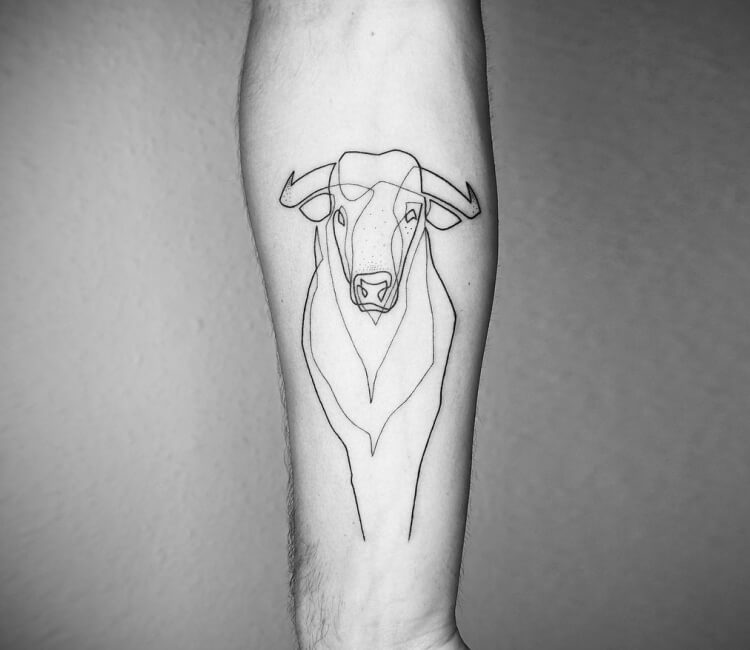 Minimalist bull tattoo illustration Stock Photo by ©Klowreed 110156890