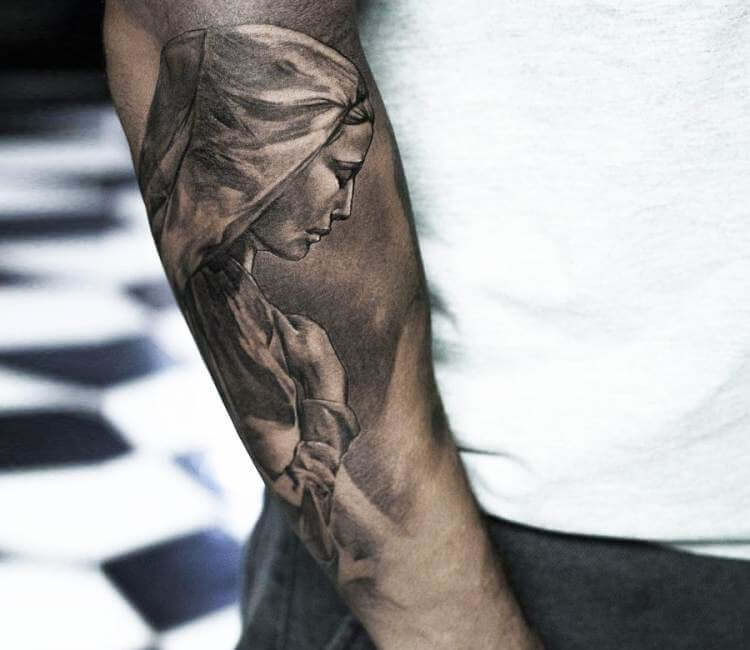 crucifixion & praying hands| hall of tattoos, norman OK : r/tattoos