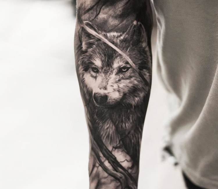 Realistic Wolf Tattoo by Diego TattooNOW