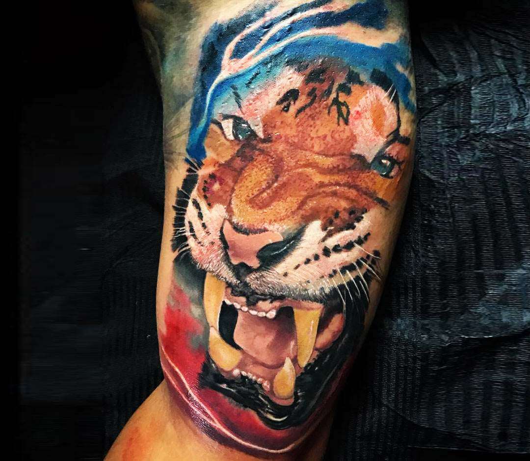 Sacred Heart Tattoo - A tiger on the paw by @adavidsontattoo  #sacredheartvancity #vancouvertattoo #vancityoriginals  #aishadavidsontattoos #tigertattoo #handtattoo #blackandgreytattoo #tigers # wildlife #animals #wild #cat #safari #awesome #bigcat ...