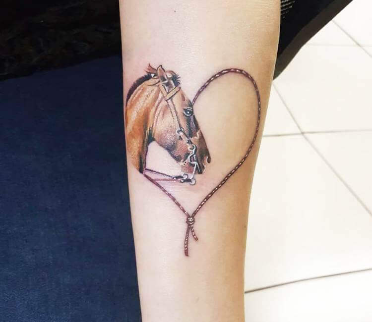 Horse and Heart tattoo by Renata Jardim Tattoo | Post 18540
