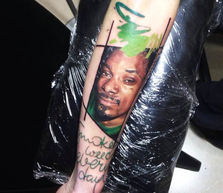 Snoop Dogg by Higgs @ four horsemen UK : r/tattoos