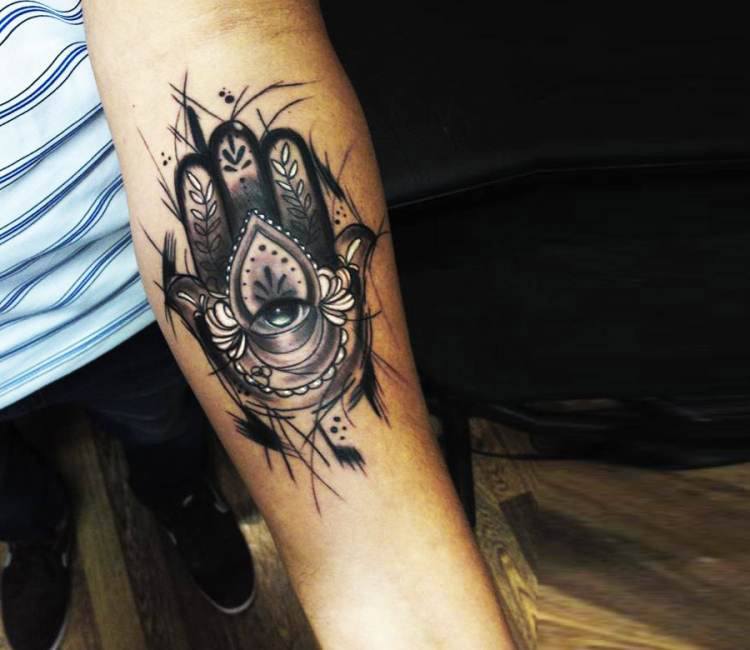 63+ Dainty Hamsa Hand Tattoos To Keep The Evil Eye Away |  Spiritustattoo.com | Hamsa hand tattoo, Hand tattoos, Hamsa tattoo