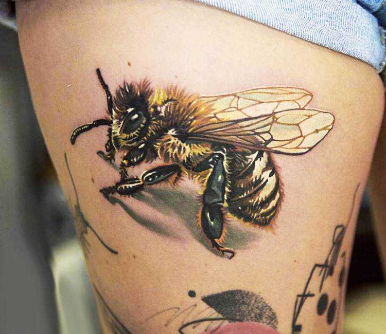 Tattoo uploaded by Richard Hart • Find Richard Hart on FB. #bee #nature # beetattoo #naturetattoo #greywash #blackandgreytattoo #realismtattoo # realism #insects #insecttattoo • Tattoodo