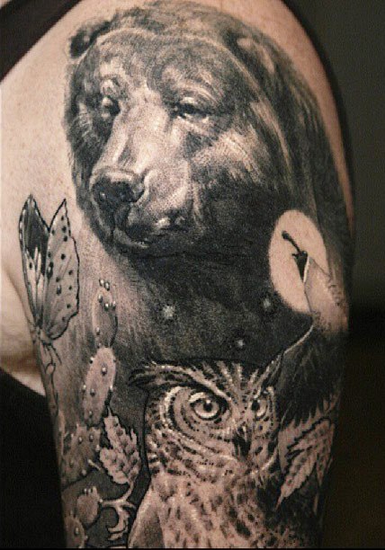 Shoulder Realistic Bear Tattoo by Elvin Tattoo