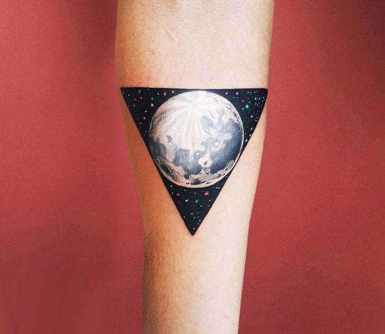 Full moon tattoo by Slipy Tattoo | Post 23717