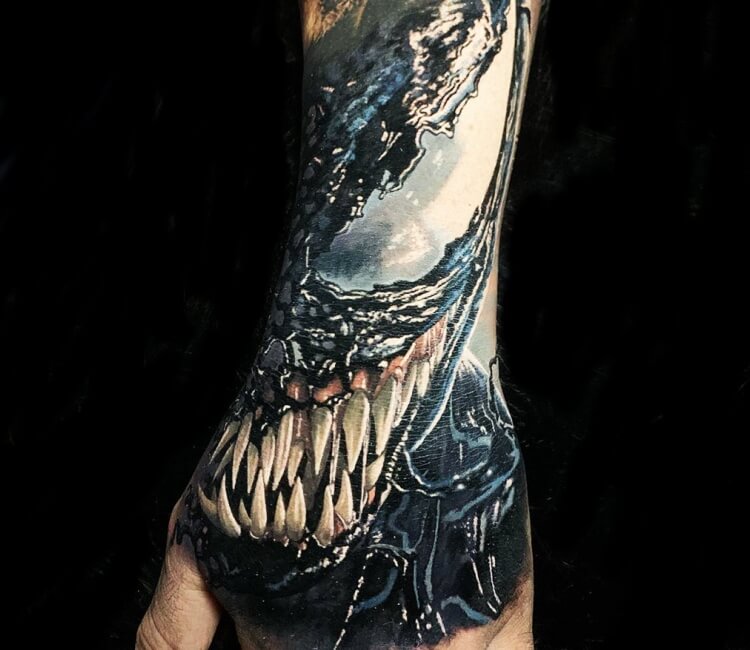 Women/Venom Tattoo by @tattoostudioreddragon - Tattoogrid.net